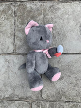 Load image into Gallery viewer, Gray cat with fish