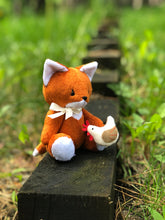 Load image into Gallery viewer, Fox with chicken